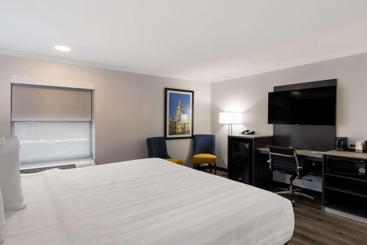 Quality Inn South Bend Near Notre Dame Bagian luar foto