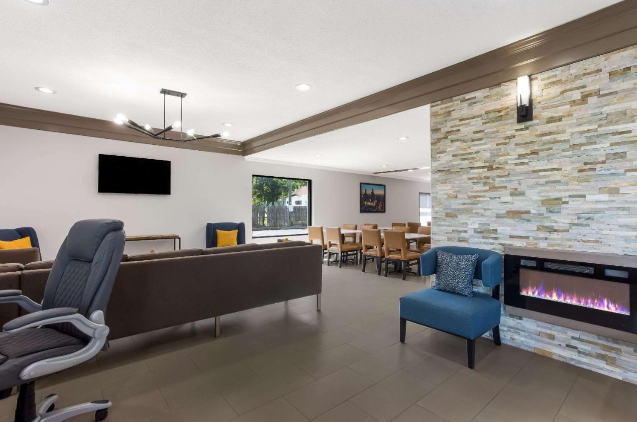 Quality Inn South Bend Near Notre Dame Bagian luar foto