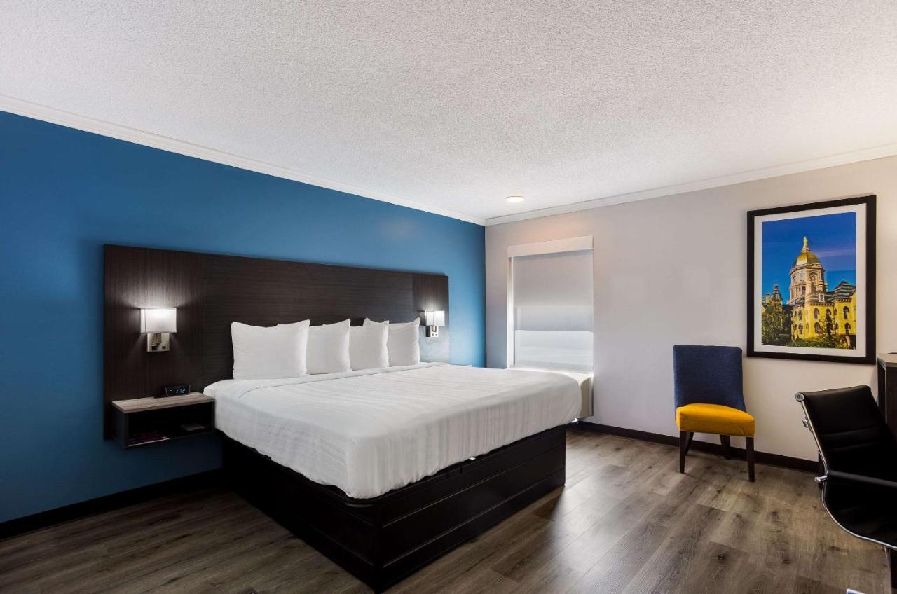 Quality Inn South Bend Near Notre Dame Bagian luar foto