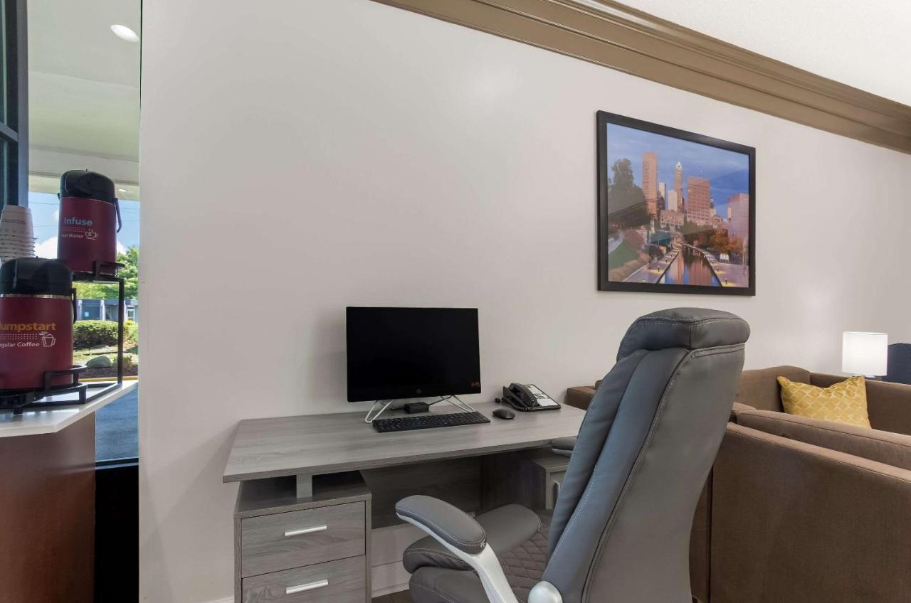 Quality Inn South Bend Near Notre Dame Bagian luar foto