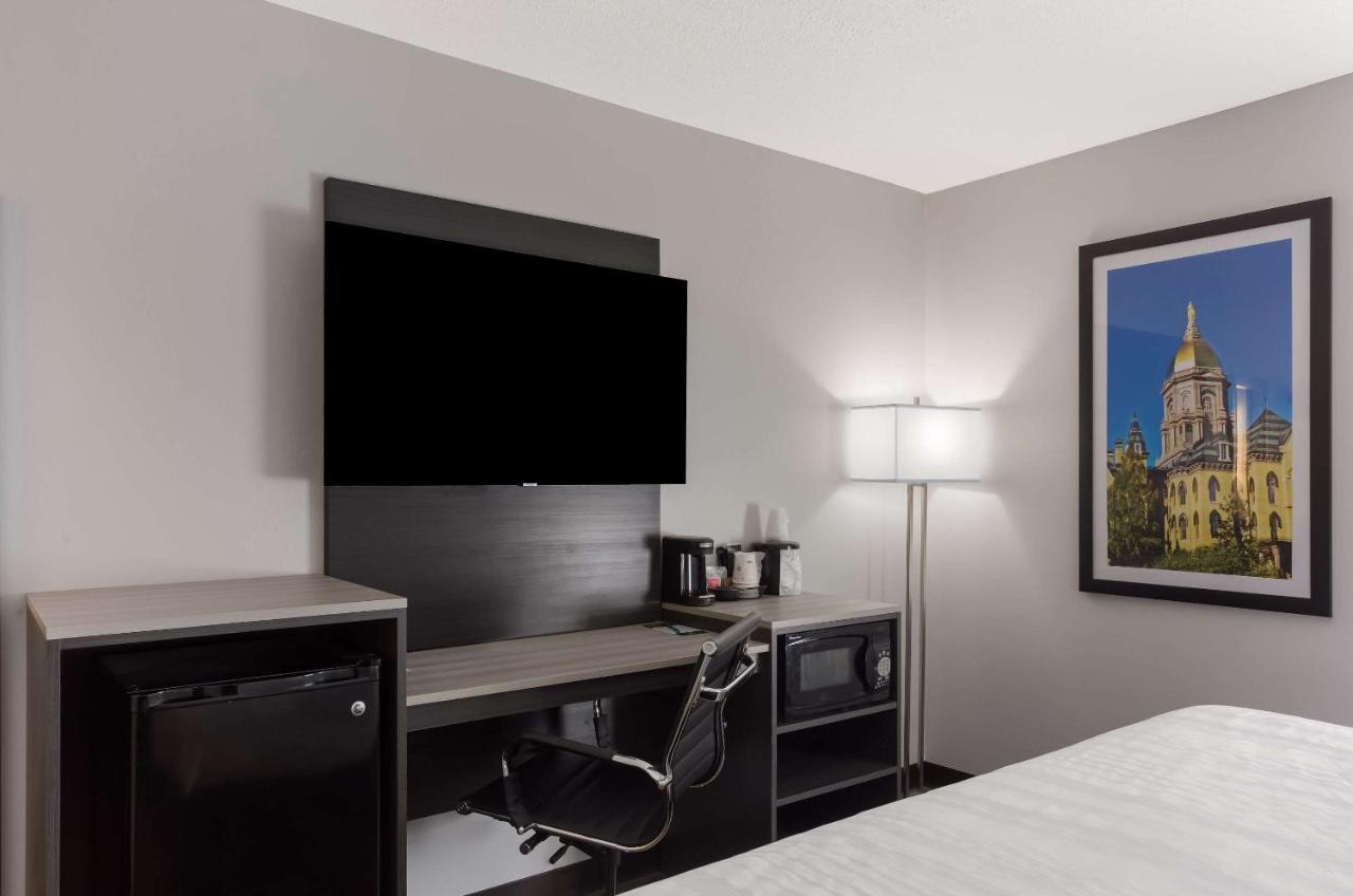 Quality Inn South Bend Near Notre Dame Bagian luar foto